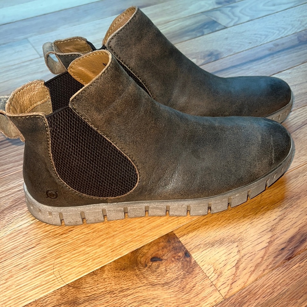 Men’s boots - Size 8.5